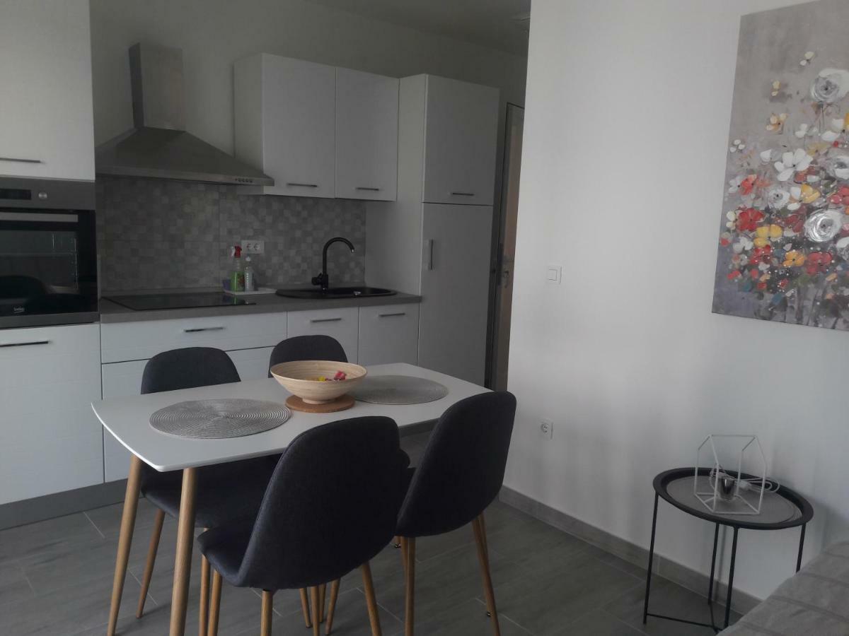 Apartment Tea 2 Primosten Exterior photo