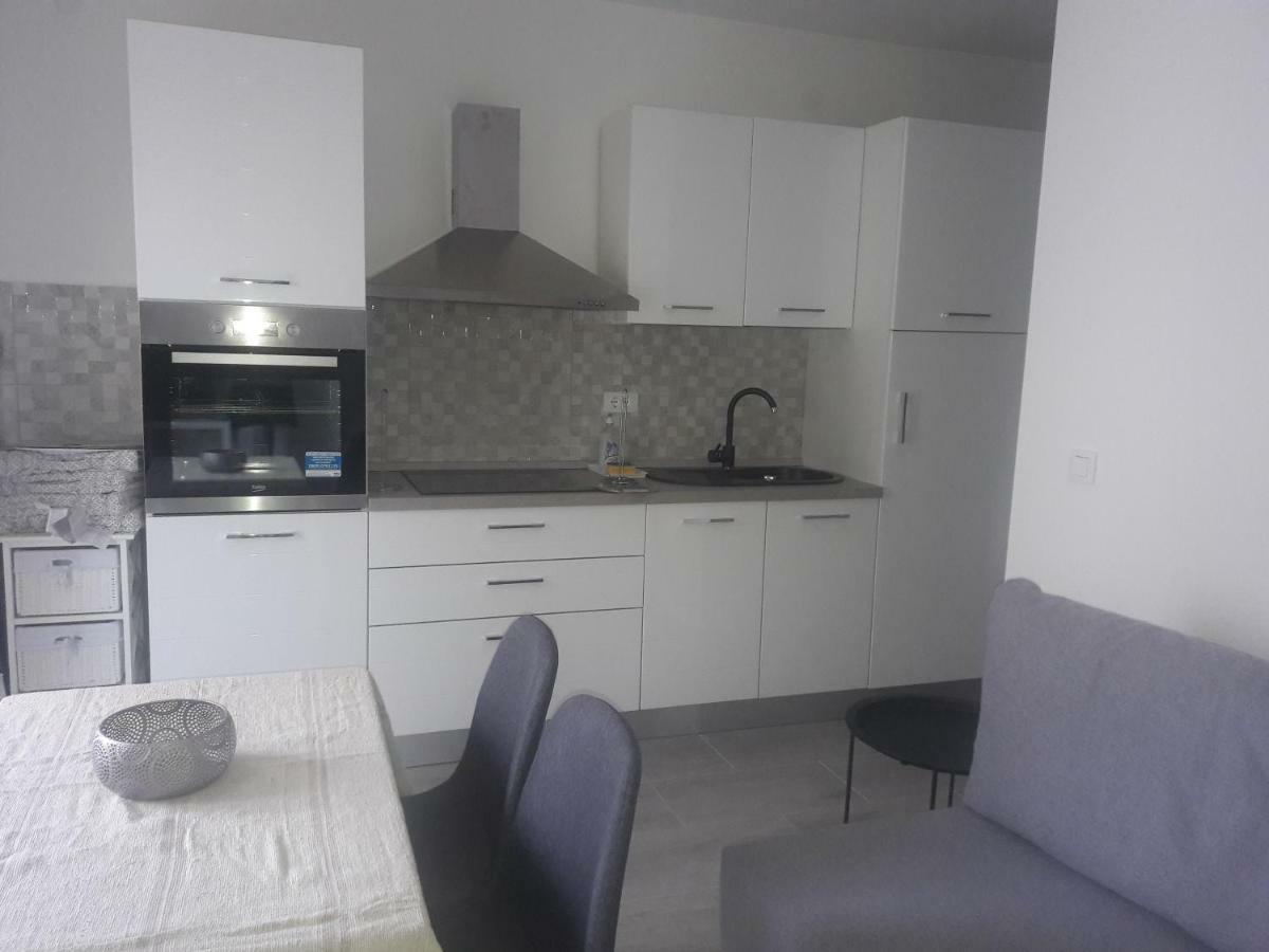 Apartment Tea 2 Primosten Exterior photo